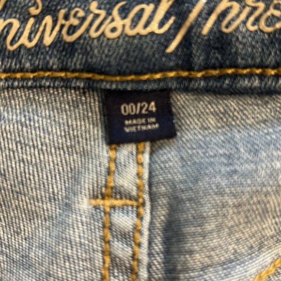 High-Rise Straight Crop Distressed Jeans - Picture 8 of 9